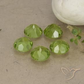 Shop natural 4.67ct ライブリーグリーン ペリドット gems, ラウンド, from 中国 at GemSelect. In stock, global shipping!