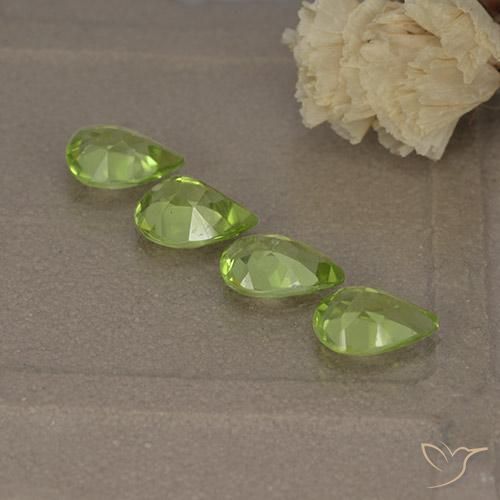 Shop natural 2.64ct 薄いライブリーグリーン ペリドット gems, 洋梨の形, from 中国 at GemSelect. In stock, global shipping!