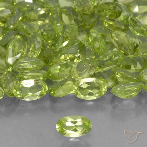 0.24ct 天然 ミディアムグリーン ペリドット, 楕円形, VVS-VS