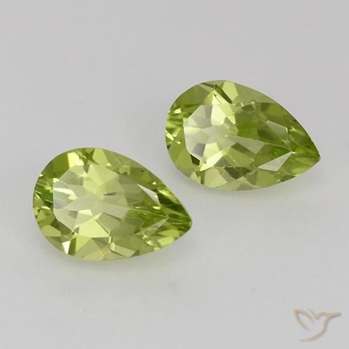 Shop natural 0.92ct 薄いライブリーグリーン ペリドット gems, 洋梨の形, from 中国 at GemSelect. In stock, global shipping!