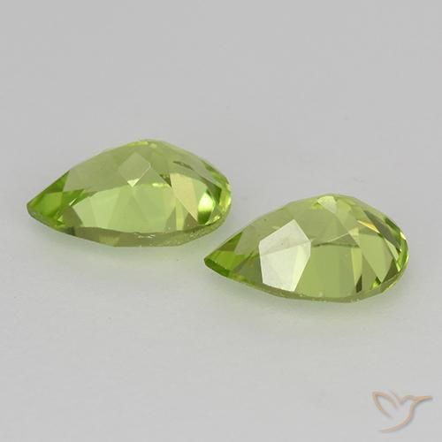 Shop natural 0.90ct 薄いライブリーグリーン ペリドット gems, 洋梨の形, from 中国 at GemSelect. In stock, global shipping!