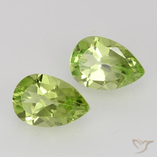 Shop natural 0.93ct 薄いライブリーグリーン ペリドット gems, 洋梨の形, from 中国 at GemSelect. In stock, global shipping!