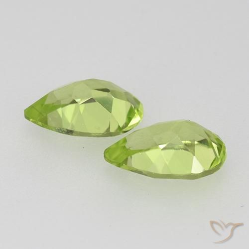Shop natural 0.80ct 薄いライブリーグリーン ペリドット gems, 洋梨の形, from 中国 at GemSelect. In stock, global shipping!