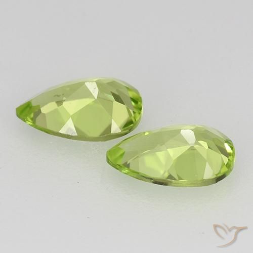 Shop natural 0.87ct 薄いライブリーグリーン ペリドット gems, 洋梨の形, from 中国 at GemSelect. In stock, global shipping!