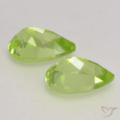 Shop natural 0.89ct 薄いライブリーグリーン ペリドット gems, 洋梨の形, from 中国 at GemSelect. In stock, global shipping!