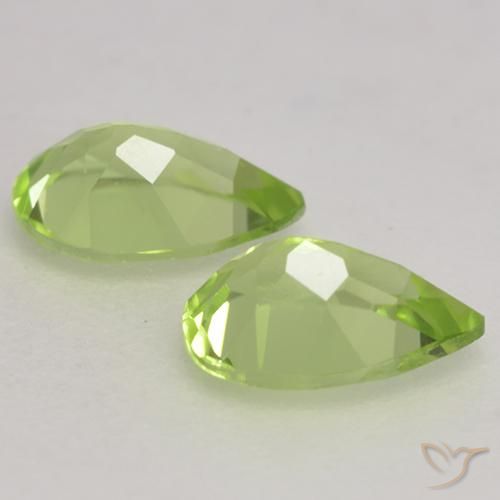 Shop natural 0.84ct 薄いライブリーグリーン ペリドット gems, 洋梨の形, from 中国 at GemSelect. In stock, global shipping!