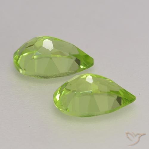 Shop natural 0.94ct ライブリーグリーン ペリドット gems, 洋梨の形, from 中国 at GemSelect. In stock, global shipping!