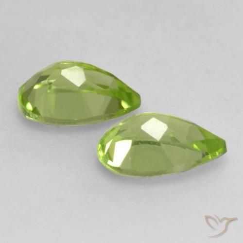 Shop natural 0.86ct 薄いライブリーグリーン ペリドット gems, 洋梨の形, from 中国 at GemSelect. In stock, global shipping!