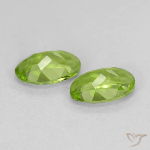 Shop natural 0.94ct ライブリーグリーン ペリドット gems, 楕円形, from 中国 at GemSelect. In stock, global shipping!