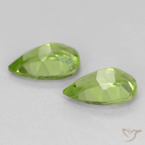 Shop natural 0.93ct 薄いライブリーグリーン ペリドット gems, 洋梨の形, from 中国 at GemSelect. In stock, global shipping!