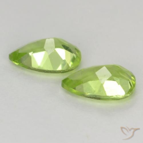 Shop natural 0.87ct 薄いライブリーグリーン ペリドット gems, 洋梨の形, from 中国 at GemSelect. In stock, global shipping!