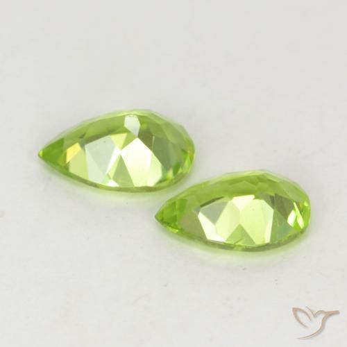 Shop natural 0.88ct 薄いライブリーグリーン ペリドット gems, 洋梨の形, from 中国 at GemSelect. In stock, global shipping!