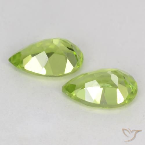 Shop natural 0.88ct ライブリーグリーン ペリドット gems, 洋梨の形, from 中国 at GemSelect. In stock, global shipping!