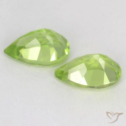 Shop natural 0.93ct 薄いライブリーグリーン ペリドット gems, 洋梨の形, from 中国 at GemSelect. In stock, global shipping!