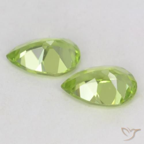 Shop natural 0.83ct 薄いライブリーグリーン ペリドット gems, 洋梨の形, from 中国 at GemSelect. In stock, global shipping!
