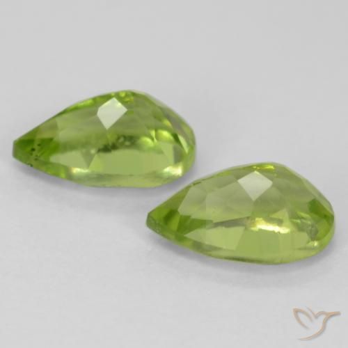 Shop natural 0.97ct 薄いライブリーグリーン ペリドット gems, 洋梨の形, from 中国 at GemSelect. In stock, global shipping!