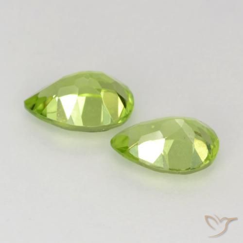 Shop natural 0.91ct 薄いライブリーグリーン ペリドット gems, 洋梨の形, from 中国 at GemSelect. In stock, global shipping!