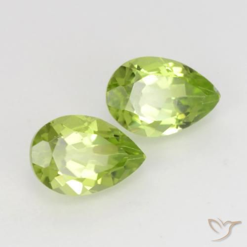 Shop natural 1.03ct 薄いライブリーグリーン ペリドット gems, 洋梨の形, from 中国 at GemSelect. In stock, global shipping!
