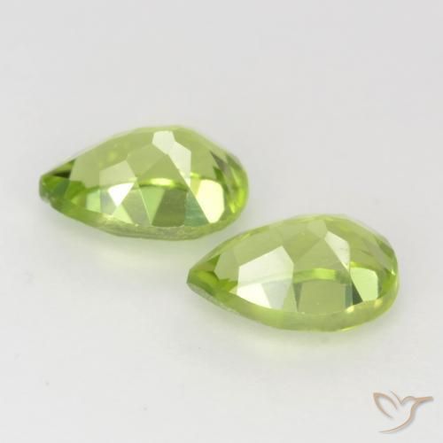 Shop natural 1.03ct 薄いライブリーグリーン ペリドット gems, 洋梨の形, from 中国 at GemSelect. In stock, global shipping!