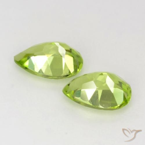 Shop natural 0.91ct 薄いライブリーグリーン ペリドット gems, 洋梨の形, from 中国 at GemSelect. In stock, global shipping!