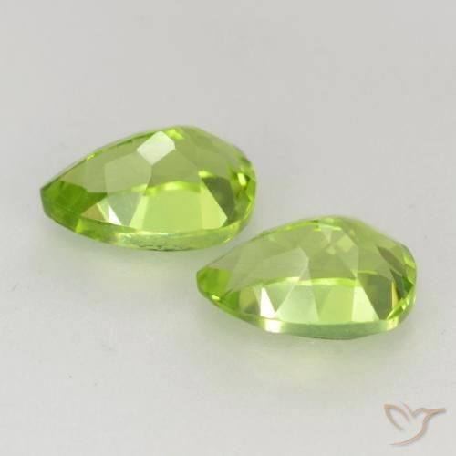 Shop natural 1.12ct 薄いライブリーグリーン ペリドット gems, 洋梨の形, from 中国 at GemSelect. In stock, global shipping!