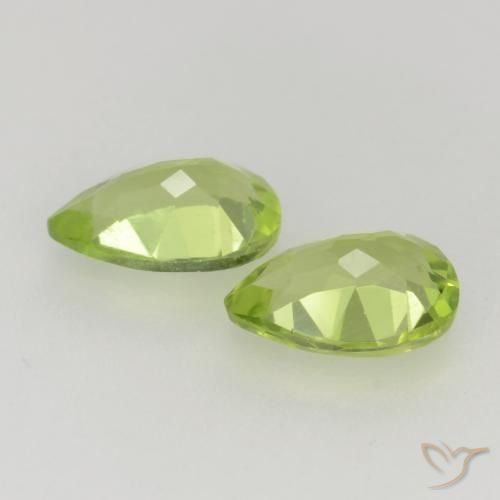 Shop natural 0.82ct 薄いライブリーグリーン ペリドット gems, 洋梨の形, from 中国 at GemSelect. In stock, global shipping!