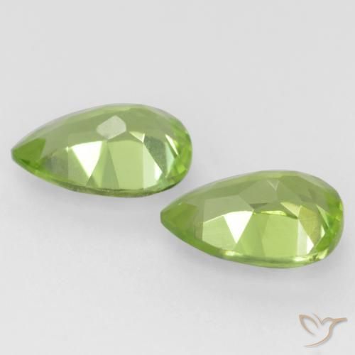Shop natural 0.91ct 薄いライブリーグリーン ペリドット gems, 洋梨の形, from 中国 at GemSelect. In stock, global shipping!