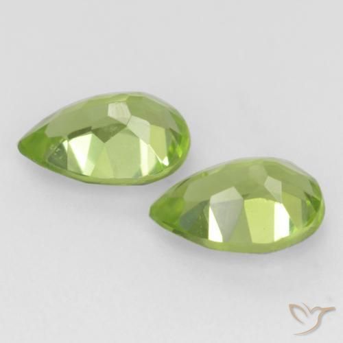 Shop natural 0.91ct 薄いライブリーグリーン ペリドット gems, 洋梨の形, from 中国 at GemSelect. In stock, global shipping!