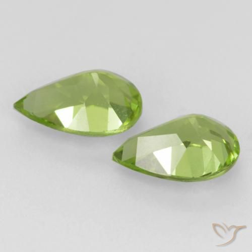 Shop natural 0.89ct 薄いライブリーグリーン ペリドット gems, 洋梨の形, from 中国 at GemSelect. In stock, global shipping!