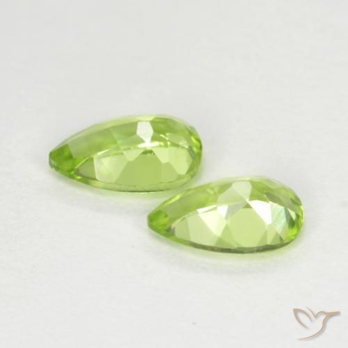 Shop natural 0.91ct 薄いライブリーグリーン ペリドット gems, 洋梨の形, from 中国 at GemSelect. In stock, global shipping!