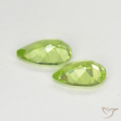 Shop natural 0.87ct 薄いライブリーグリーン ペリドット gems, 洋梨の形, from 中国 at GemSelect. In stock, global shipping!