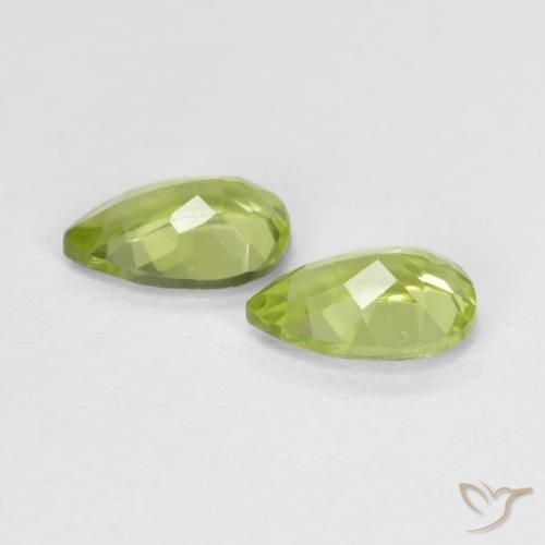 Shop natural 0.92ct ライブリーグリーン ペリドット gems, 洋梨の形, from 中国 at GemSelect. In stock, global shipping!