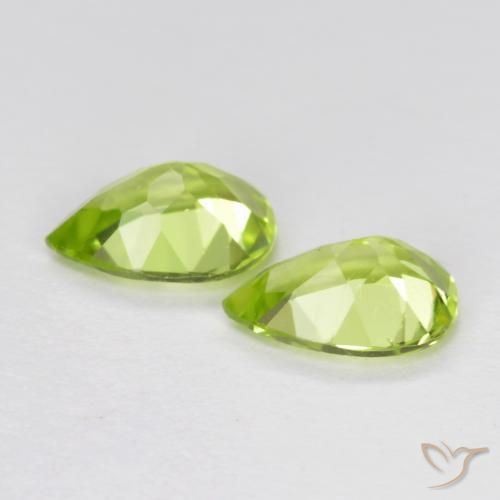 Shop natural 0.84ct 薄いライブリーグリーン ペリドット gems, 洋梨の形, from 中国 at GemSelect. In stock, global shipping!