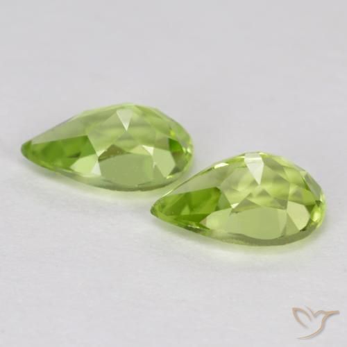Shop natural 0.86ct 薄いライブリーグリーン ペリドット gems, 洋梨の形, from 中国 at GemSelect. In stock, global shipping!