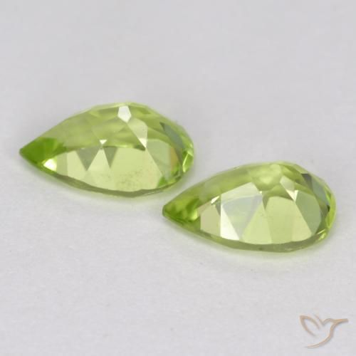 Shop natural 0.86ct ライブリーグリーン ペリドット gems, 洋梨の形, from 中国 at GemSelect. In stock, global shipping!