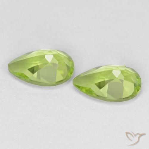 Shop natural 0.88ct 薄いライブリーグリーン ペリドット gems, 洋梨の形, from 中国 at GemSelect. In stock, global shipping!