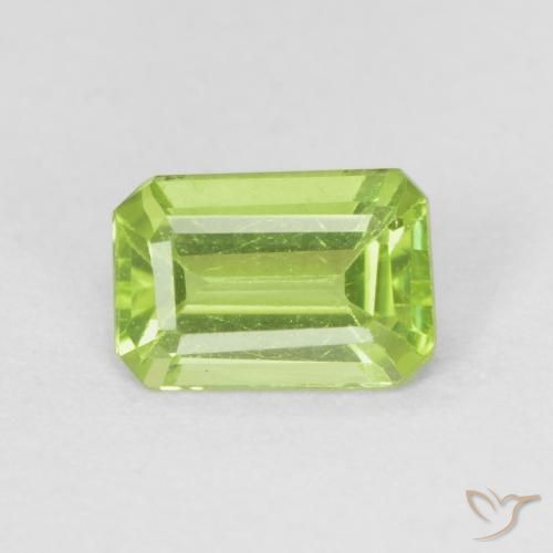 0.56ct 天然 ミディアムグリーン ペリドット, エメラルドカット, VVS