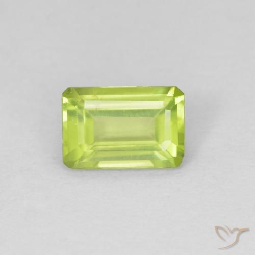 0.56ct 天然 ライブリー黄色がかった緑 ペリドット, エメラルドカット, VVS-VS