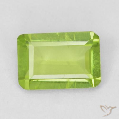 0.76ct 天然 ミディアムグリーン ペリドット, エメラルドカット, VS