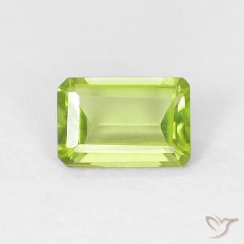 0.57ct 天然 鮮やかなグリーン ペリドット, エメラルドカット, VVS-VS