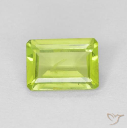 0.91ct 天然 鮮やかなグリーン ペリドット, エメラルドカット, VS