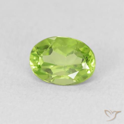 0.95カラットの天然Medium Light-Greenペリドット、楕円形、VS