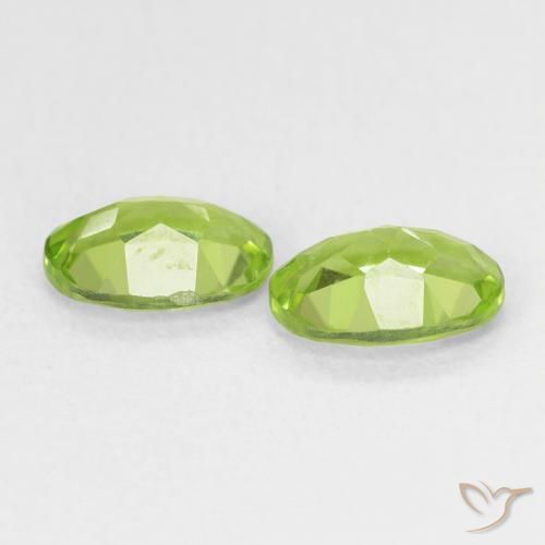 Shop natural 1.62ct 薄いライブリーグリーン ペリドット gems, 楕円形, from 中国 at GemSelect. In stock, global shipping!