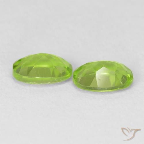 Shop natural 1.82ct ライブリーグリーン ペリドット gems, 楕円形, from 中国 at GemSelect. In stock, global shipping!