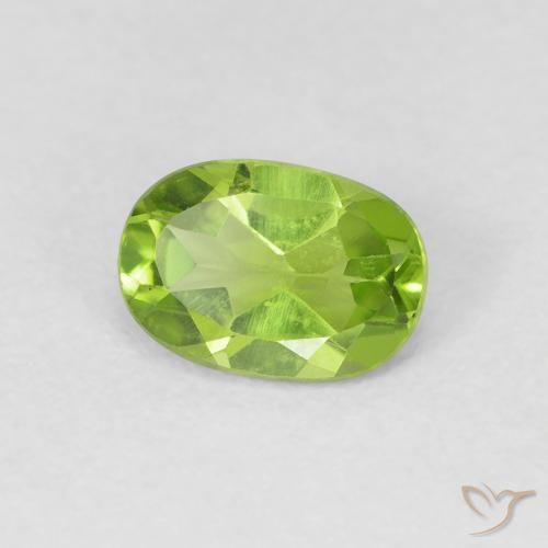 0.89カラットの天然Medium Light-Greenペリドット、楕円形、VVS-VS