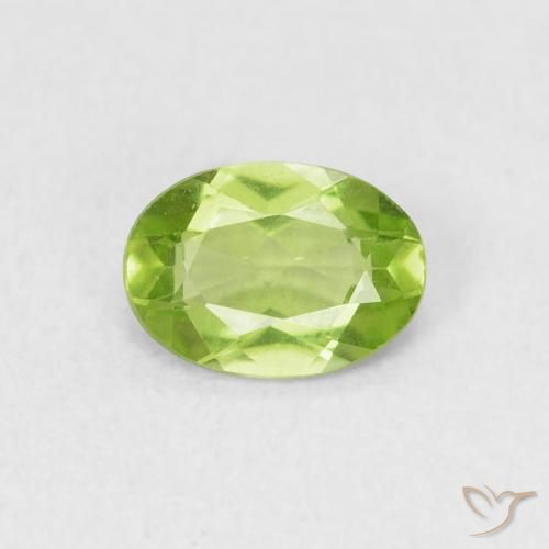 0.71カラットの天然Medium Light-Greenペリドット、楕円形、VVS-VS
