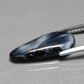 2.63カラットの天然マルチカラーピーターサイト、洋梨の形、オペーク