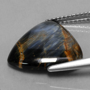 4.01カラットの天然マルチカラーピーターサイト、トリリオン、オペーク