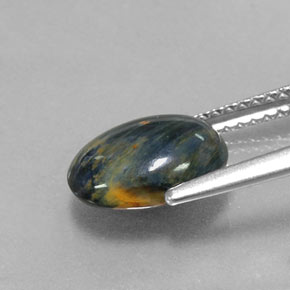 2.13カラットの天然マルチカラーピーターサイト（9.9×7.5 mm・オーバルカット）