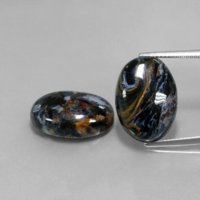 カラットの天然マルチカラーピーターサイト（18.2×13.2 mm・オーバルカット）